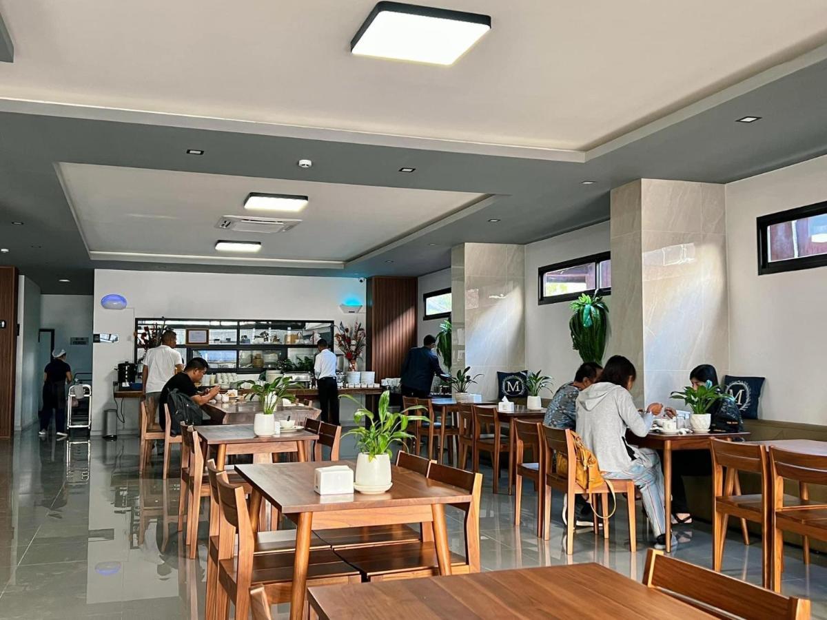 M&M Hotel Vang Vieng Exteriör bild